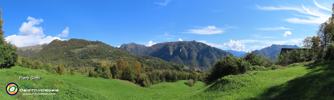 61 Dai verdi prati vista verso Pizzino con Cancervo-Venturosa.jpg